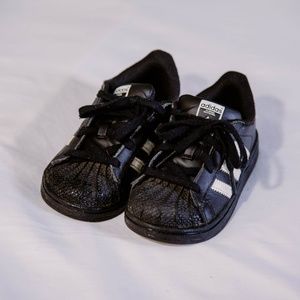 adidas Shoes - Kids Size 8 Adidas Sneakers | Black & White adidas Shoes - Kids Size 8 Adidas Sneakers | Black & White